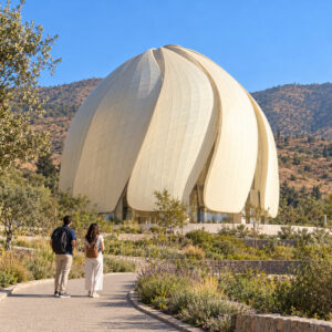 Templo Bahá’í & Cousiño Macul: Arquitectura y Vinos